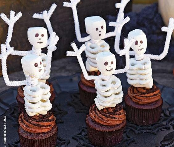 spooktaculartreatskeletons